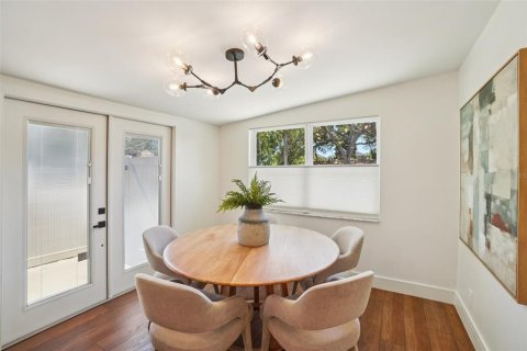 House in Tampa, Florida 3 bedrooms, 129.69 sq.m. № 2200007 - photo 13