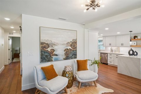 House in Tampa, Florida 3 bedrooms, 129.69 sq.m. № 2200007 - photo 6