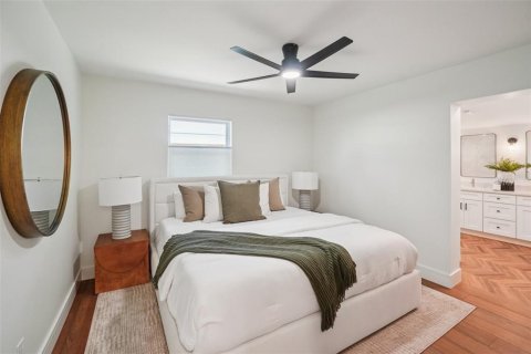 House in Tampa, Florida 3 bedrooms, 129.69 sq.m. № 2200007 - photo 24