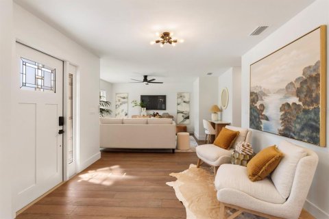 House in Tampa, Florida 3 bedrooms, 129.69 sq.m. № 2200007 - photo 7