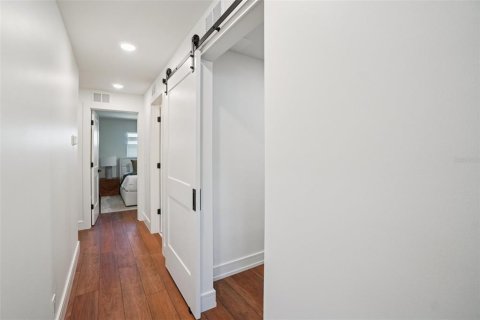 House in Tampa, Florida 3 bedrooms, 129.69 sq.m. № 2200007 - photo 20