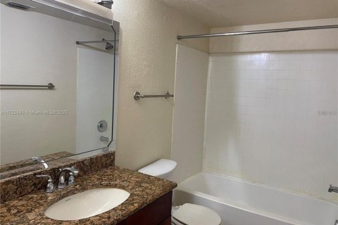 Condo in Orlando, Florida, 1 bedroom  № 1733865 - photo 10