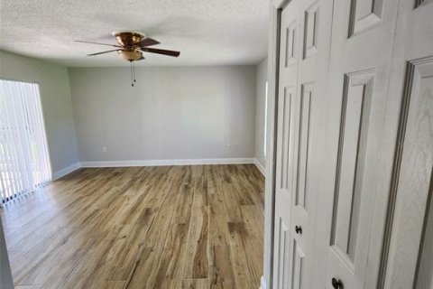Villa ou maison à louer à Kissimmee, Floride: 4 chambres, 260.13 m2 № 2431753 - photo 8