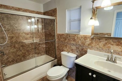 Villa ou maison à louer à Kissimmee, Floride: 4 chambres, 260.13 m2 № 2431753 - photo 9