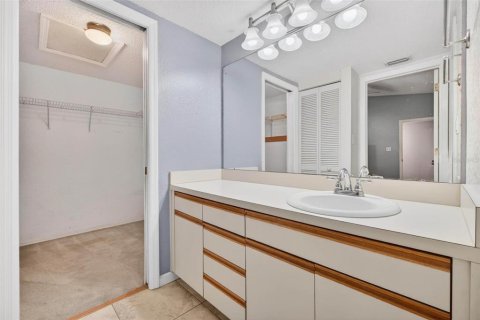 Купить кондоминиум в Пинеллас-Парк, Флорида 5 комнат, 150.5м2, № 2258486 - фото 11