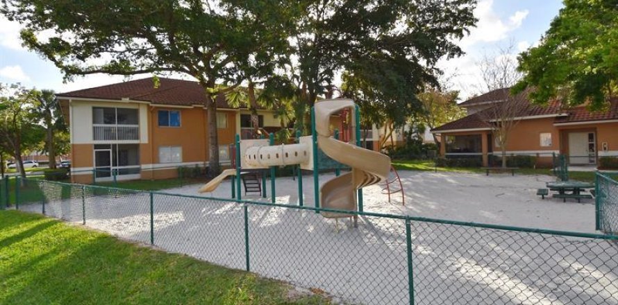 Condominio en Plantation, Florida, 2 dormitorios № 1179864