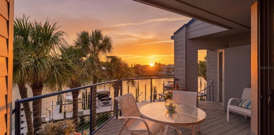 Condo à Tierra Verde, Floride, 3 chambres № 2196478