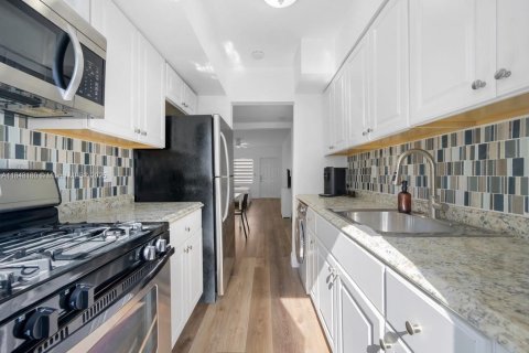 Copropriété à louer à Miami Beach, Floride: 38.09 m2 № 1849330 - photo 11