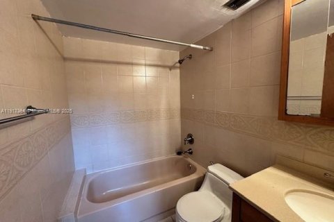 Villa ou maison à louer à Plantation, Floride: 2 chambres, 95.69 m2 № 1974021 - photo 16