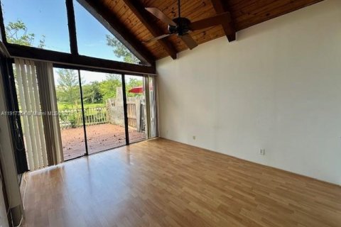 Villa ou maison à louer à Plantation, Floride: 2 chambres, 95.69 m2 № 1974021 - photo 12