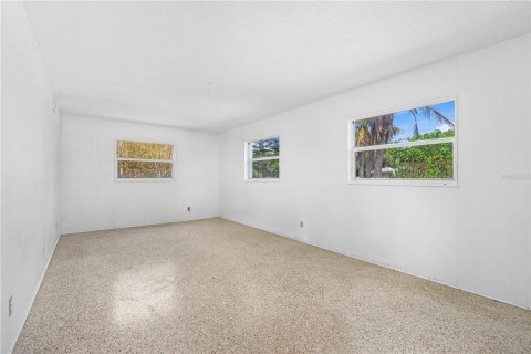 Villa ou maison à vendre à New Smyrna Beach, Floride: 4 chambres, 112.88 m2 № 1734368 - photo 22