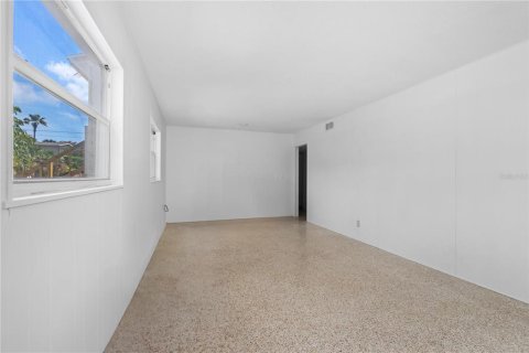 Villa ou maison à vendre à New Smyrna Beach, Floride: 4 chambres, 112.88 m2 № 1734368 - photo 24