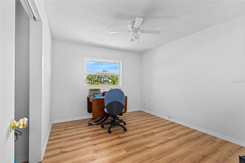 Villa ou maison à vendre à New Smyrna Beach, Floride: 4 chambres, 112.88 m2 № 1734368 - photo 17