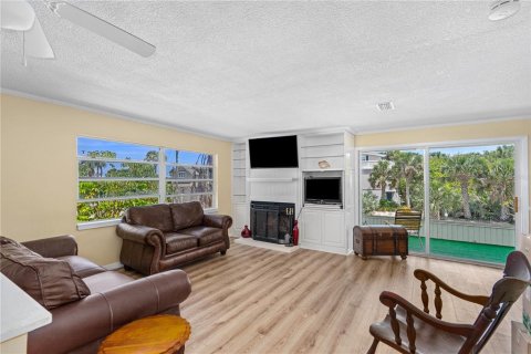 Villa ou maison à vendre à New Smyrna Beach, Floride: 4 chambres, 112.88 m2 № 1734368 - photo 7