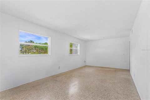 Villa ou maison à vendre à New Smyrna Beach, Floride: 4 chambres, 112.88 m2 № 1734368 - photo 23