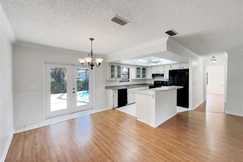 House in Lakeland, Florida 3 bedrooms, 137.77 sq.m. № 1899373 - photo 14