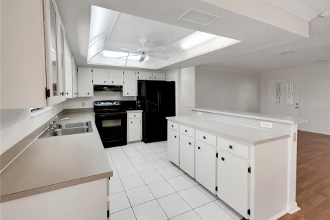 House in Lakeland, Florida 3 bedrooms, 137.77 sq.m. № 1899373 - photo 13