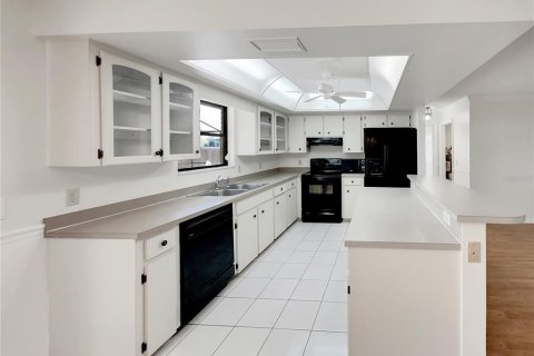 House in Lakeland, Florida 3 bedrooms, 137.77 sq.m. № 1899373 - photo 6