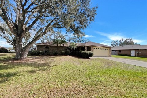 House in Lakeland, Florida 3 bedrooms, 137.77 sq.m. № 1899373 - photo 9