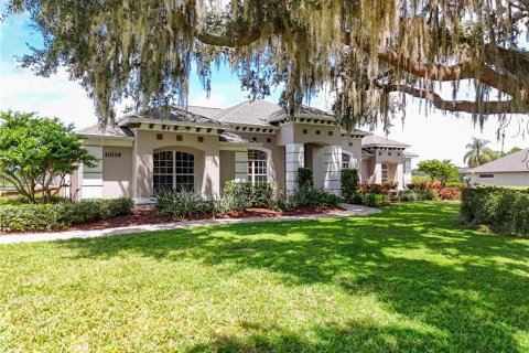 House in Clermont, Florida 4 bedrooms, 287.72 sq.m. № 1902720 - photo 5