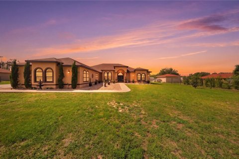House in Clermont, Florida 6 bedrooms, 361.85 sq.m. № 2104623 - photo 2