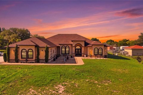 Villa ou maison à Clermont, Floride 6 chambres, 361.85 m2 № 2104623