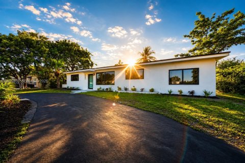 Villa ou maison à Cutler Bay, Floride 4 chambres, 159.05 m2 № 2317213