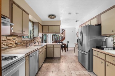 House in DeLand, Florida 3 bedrooms, 175.03 sq.m. № 1898977 - photo 6