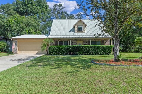 House in DeLand, Florida 3 bedrooms, 175.03 sq.m. № 1898977 - photo 2