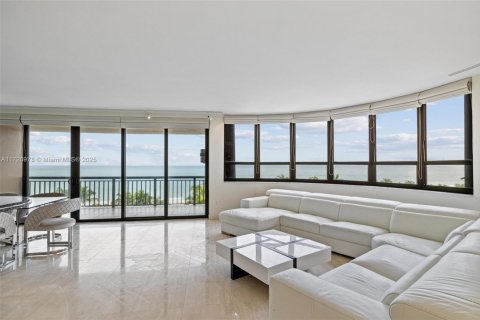 Copropriété à vendre à Bal Harbour, Floride: 3 chambres, 218.6 m2 № 1977200 - photo 1