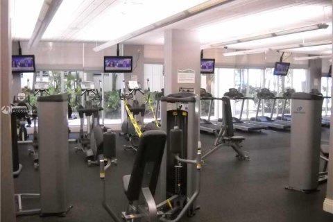 Condo in Hollywood, Florida, 1 bedroom  № 2038096 - photo 20