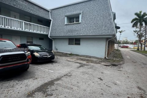 Condominio en alquiler en Plantation, Florida, 38.09 m2 № 2047075 - foto 2