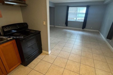 Condominio en alquiler en Plantation, Florida, 38.09 m2 № 2047075 - foto 4