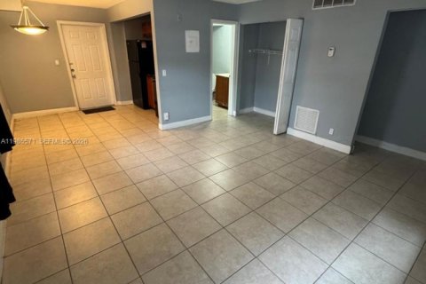 Condominio en alquiler en Plantation, Florida, 38.09 m2 № 2047075 - foto 12