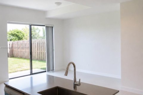 Adosado en venta en Homestead, Florida, 3 dormitorios, 135.45 m2 № 2251032 - foto 10