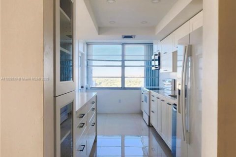 Купить кондоминиум в Авентура, Флорида 2 спальни, 149.11м2, № 1814481 - фото 10