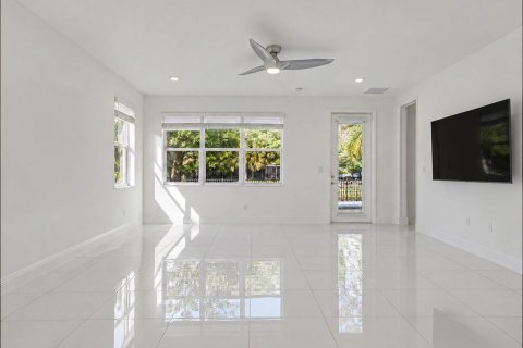 Villa ou maison à louer à Deerfield Beach, Floride: 4 chambres, 202.43 m2 № 2411792 - photo 12