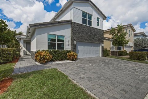Villa ou maison à louer à Deerfield Beach, Floride: 4 chambres, 202.43 m2 № 2411792 - photo 6