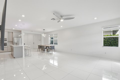 Villa ou maison à louer à Deerfield Beach, Floride: 4 chambres, 202.43 m2 № 2411792 - photo 10