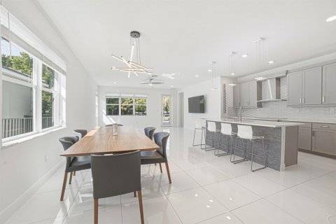 Villa ou maison à louer à Deerfield Beach, Floride: 4 chambres, 202.43 m2 № 2411792 - photo 11