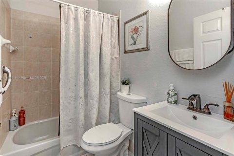 Adosado en alquiler en Doral, Florida, 3 dormitorios, 135.82 m2 № 1949472 - foto 10