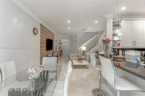 Adosado en alquiler en Doral, Florida, 3 dormitorios, 135.82 m2 № 1949472 - foto 7