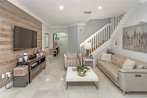 Adosado en alquiler en Doral, Florida, 3 dormitorios, 135.82 m2 № 1949472 - foto 5