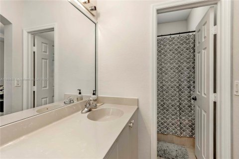 Adosado en alquiler en Doral, Florida, 3 dormitorios, 135.82 m2 № 1949472 - foto 15