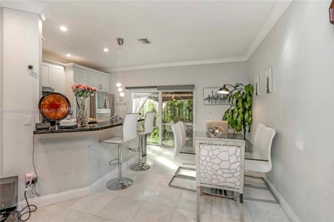 Adosado en alquiler en Doral, Florida, 3 dormitorios, 135.82 m2 № 1949472 - foto 6