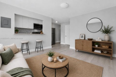 Apartamento en alquiler en South Miami, Florida, 2 dormitorios № 2085896 - foto 7