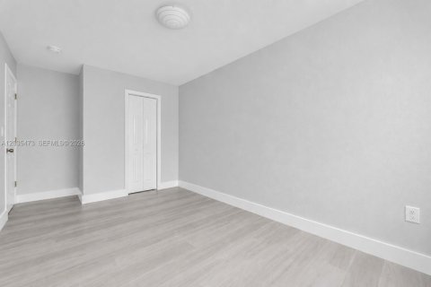 Apartamento en alquiler en South Miami, Florida, 2 dormitorios № 2085896 - foto 11