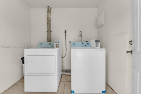 Apartamento en alquiler en South Miami, Florida, 2 dormitorios № 2085896 - foto 13