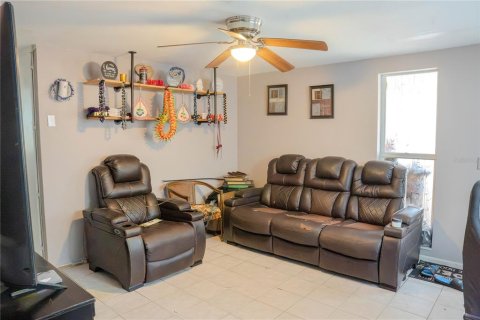 Commercial property in Dunedin, Florida 4 bedrooms, 129.32 sq.m. № 2209788 - photo 7