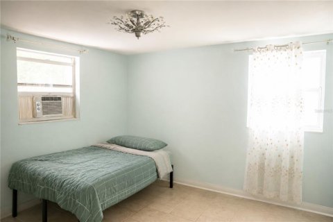 Commercial property in Dunedin, Florida 4 bedrooms, 129.32 sq.m. № 2209788 - photo 4